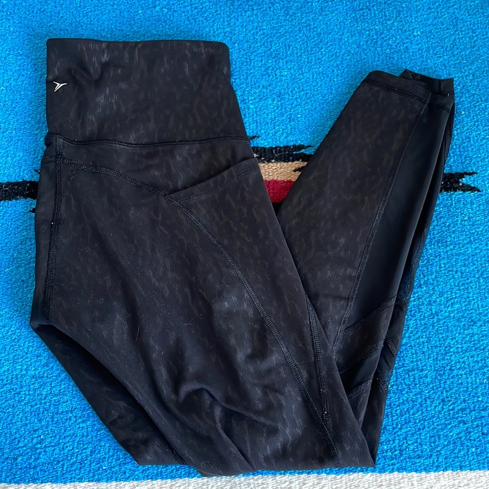 Old Navy Active Elevate Leggings- Go Dry
